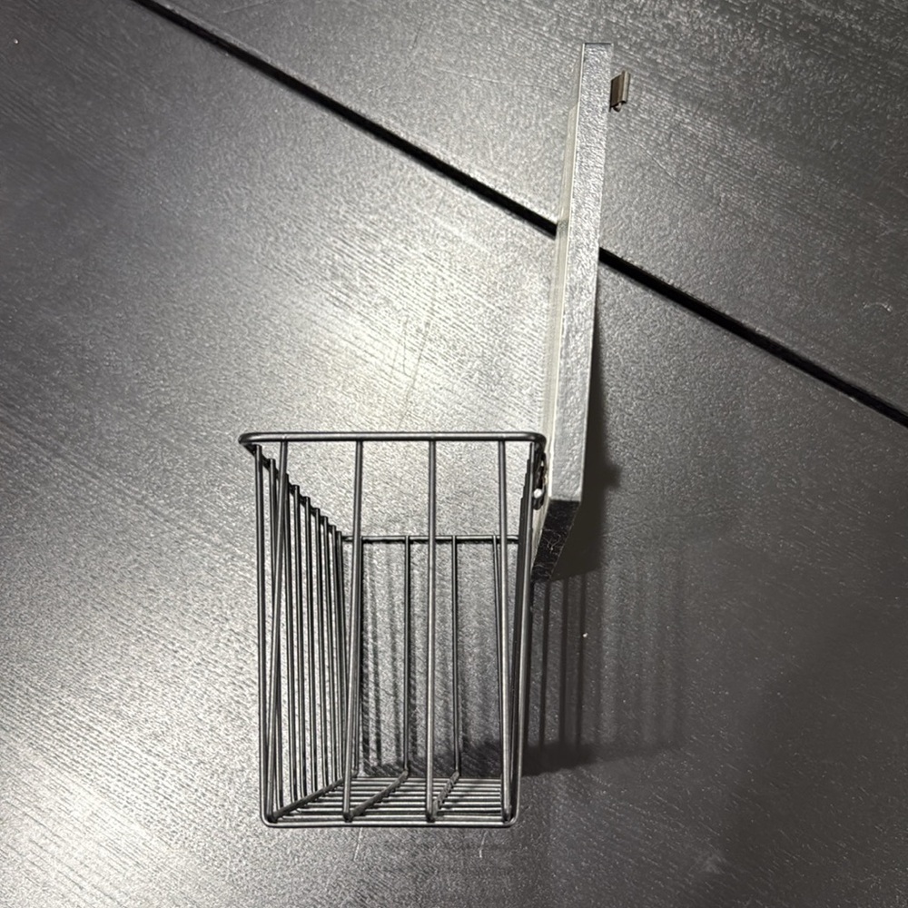 Wall Hanging Dog House Basket - Picture 3 of 8